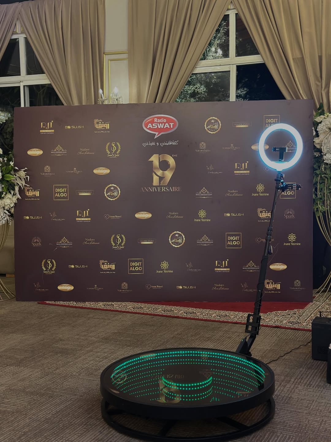 Plateforme 360 Videobooth SparkHouse installée sur un événement